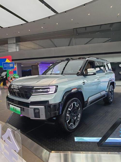 成都157比亚迪方程豹硬派越野的爆款，英菲尼迪35周年与你共成长